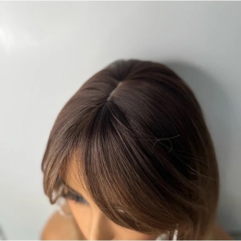 Medium Blonde Layered Short Wig - Side Bangs - Picture 8 of 9